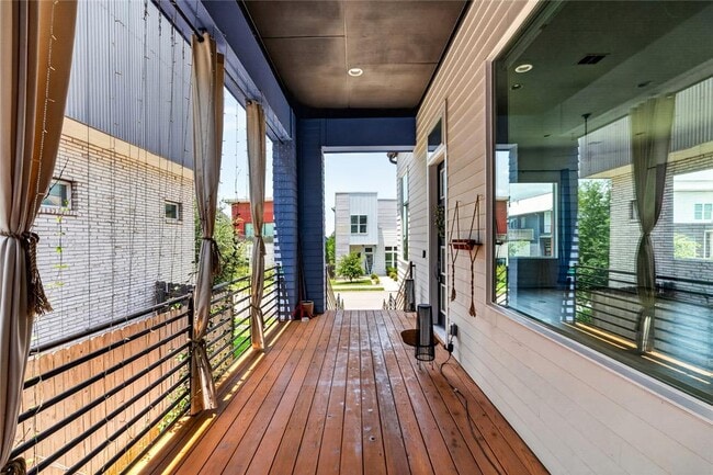Building Photo - 6105 Florencia Ln