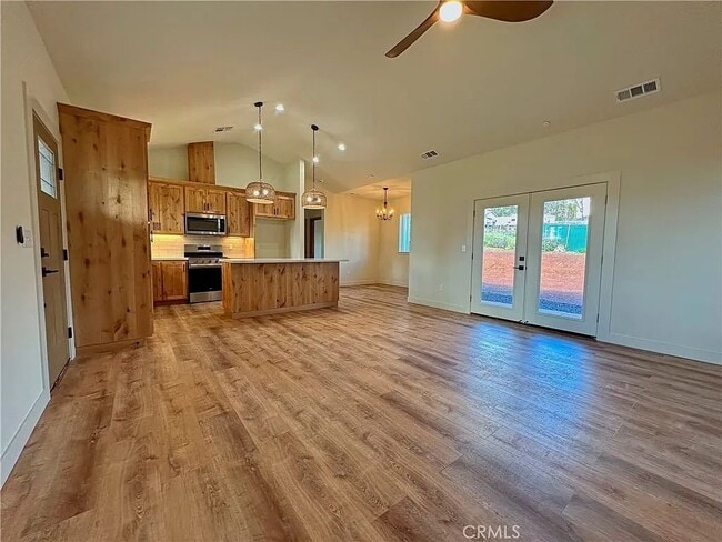 Building Photo - 5980 Crestmoor Dr