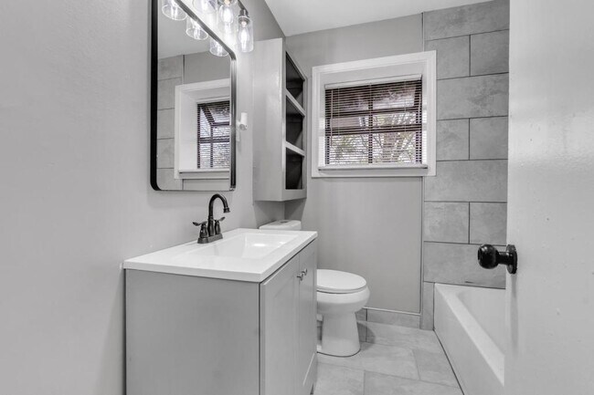 Foto del edificio - 2165 Pueblo Ave