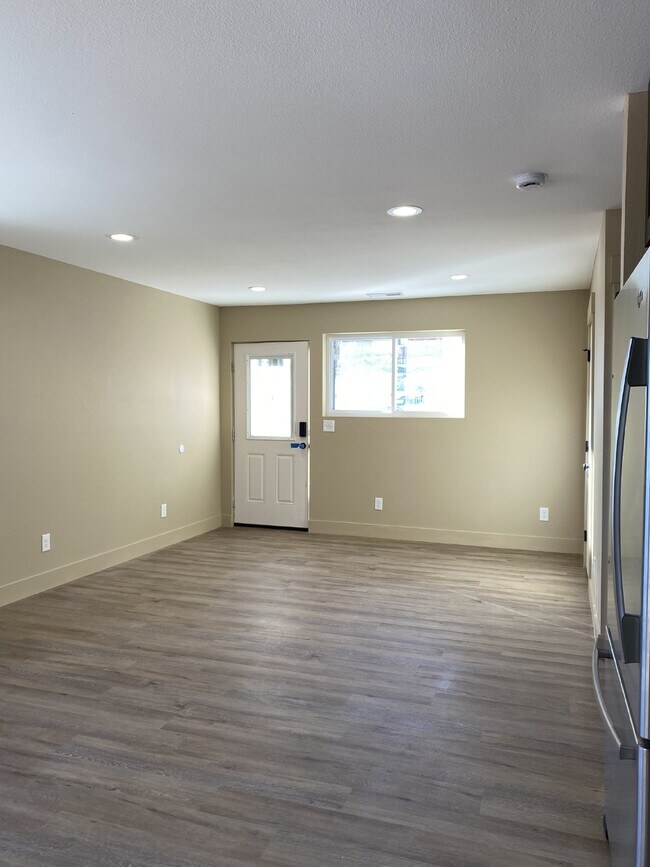 Foto del edificio - 2 Bedroom Duplex in Manitou - Prospect