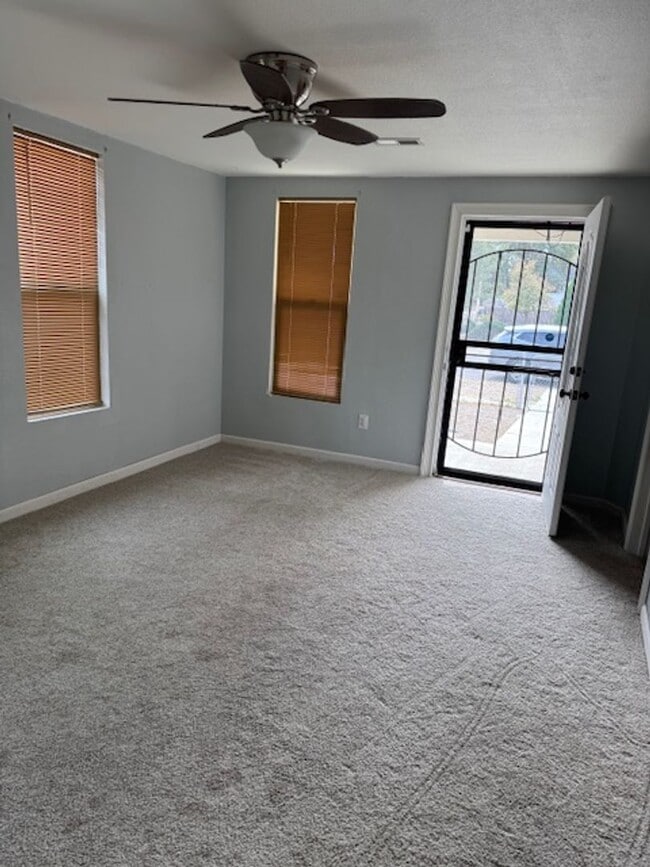 Building Photo - ALL PROSPECTIVE TENANTS MUST SUBMIT A $58 ...