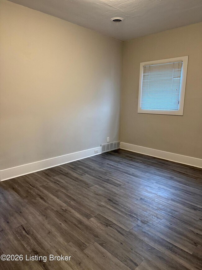 Foto del edificio - 1002 Charles St