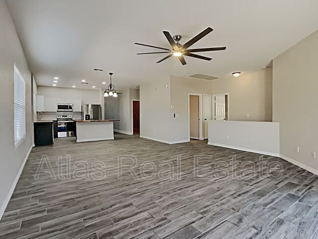 Building Photo - 2803 W Five Mile Peak Dr