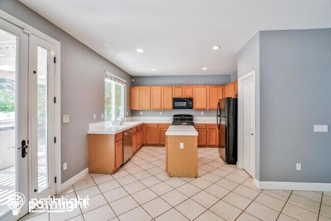 Building Photo - 745 Via Blairo, Corona, CA, 92879