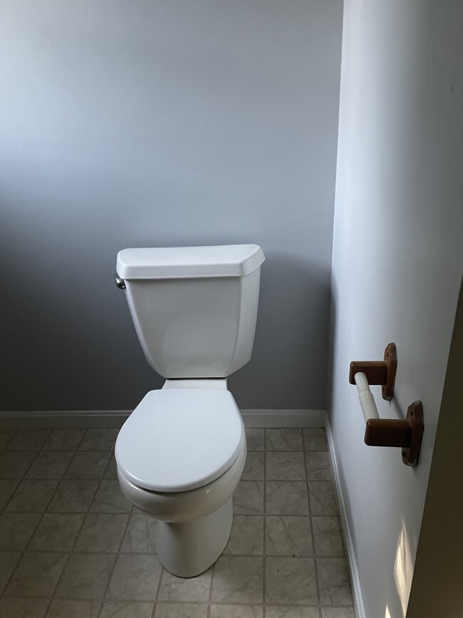 Bathroom - 21 Pleasant St