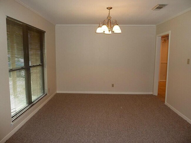 Foto del edificio - 9122 Western Dr