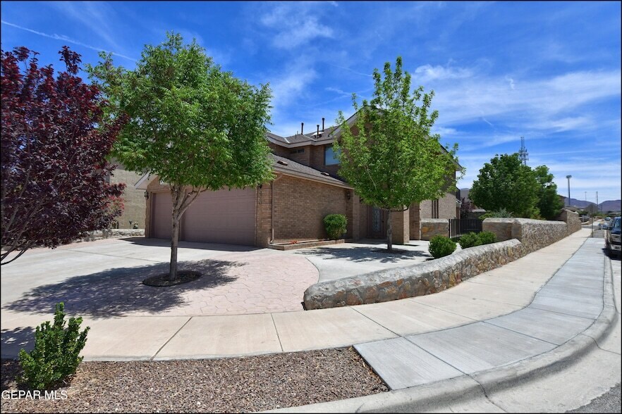 Foto principal - 6560 McFarland Ave