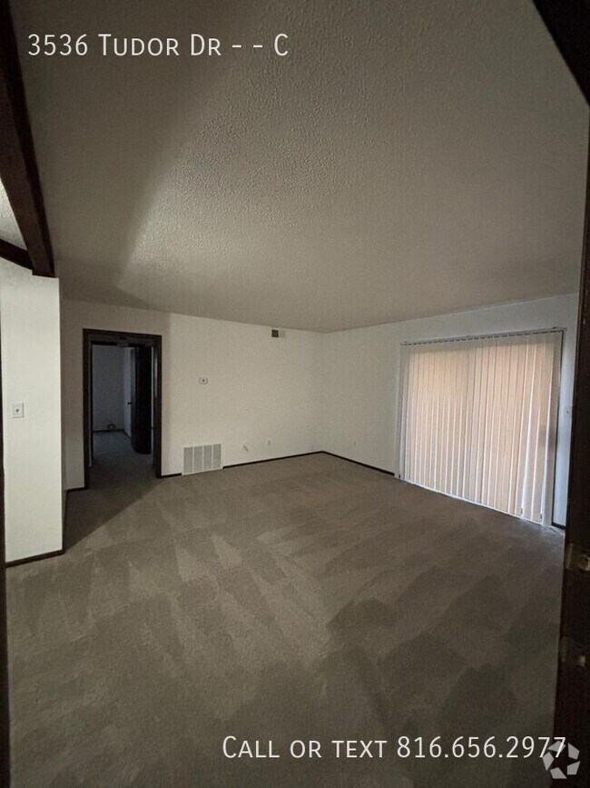 Building Photo - 3536 Tudor Dr