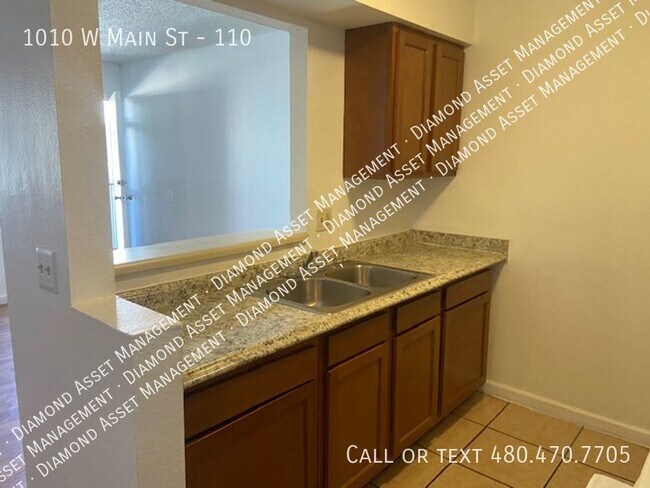 Foto del edificio - Looking to save some money? Come check out...