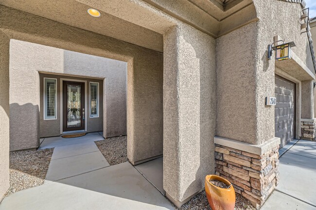 Building Photo - 2548 Sturrock Dr