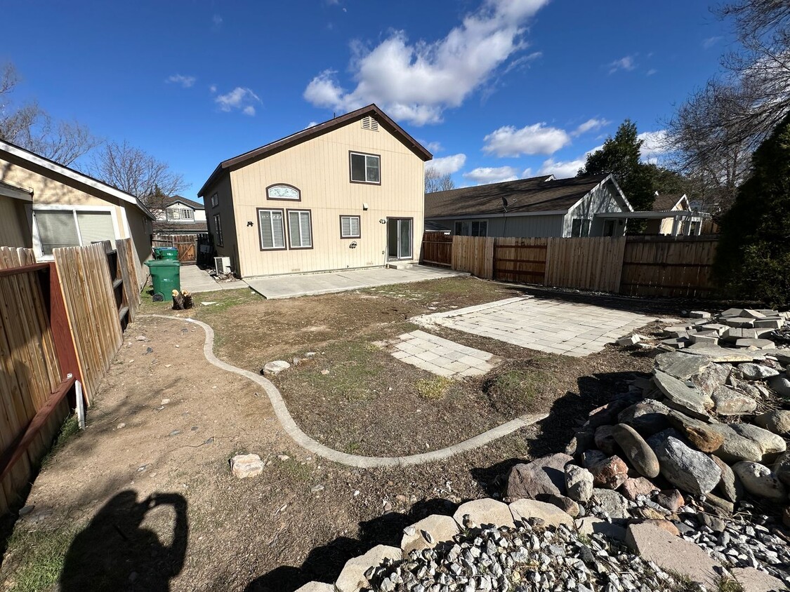 Primary Photo - Great two story home in Donner Springs