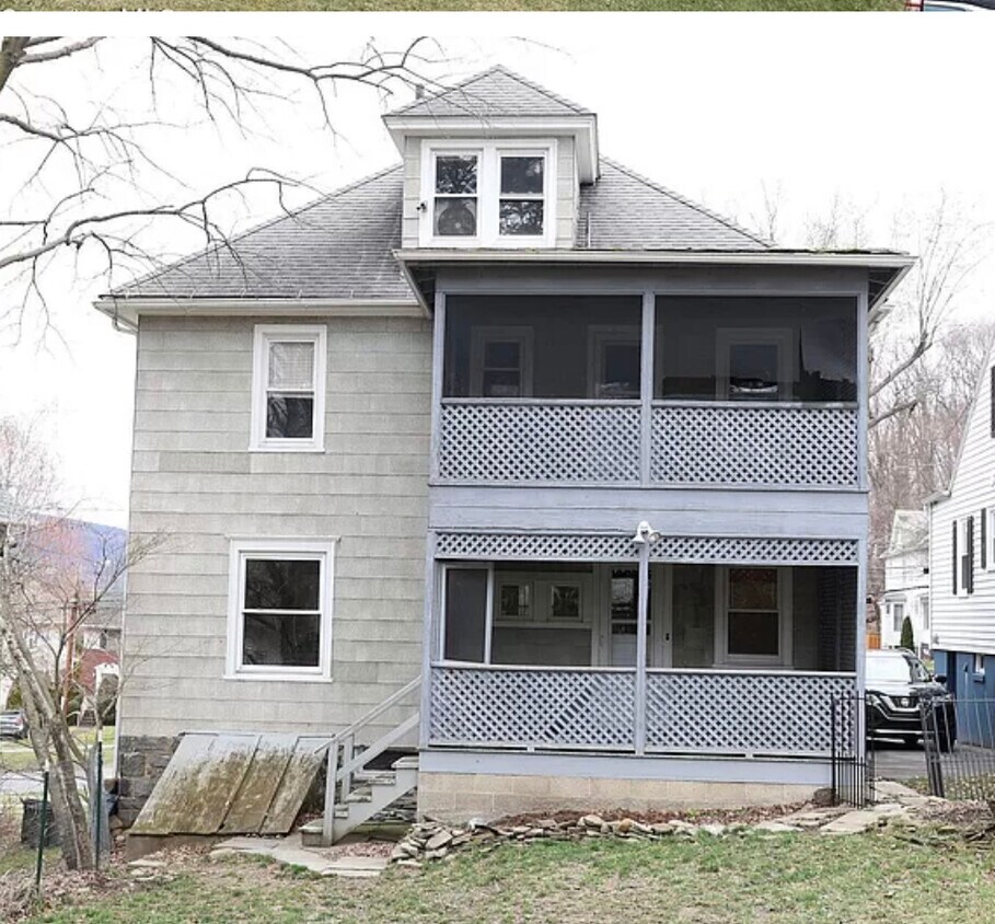 910 Woodlawn St, Scranton, PA 18509 House Rental in Scranton, PA