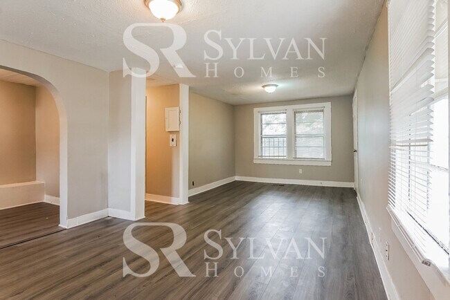 Building Photo - Adorable 4 bedroom, 2 bath home!