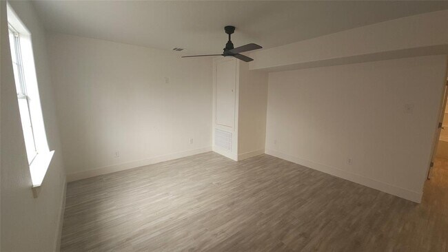 Foto del edificio - 7205 Tremper St