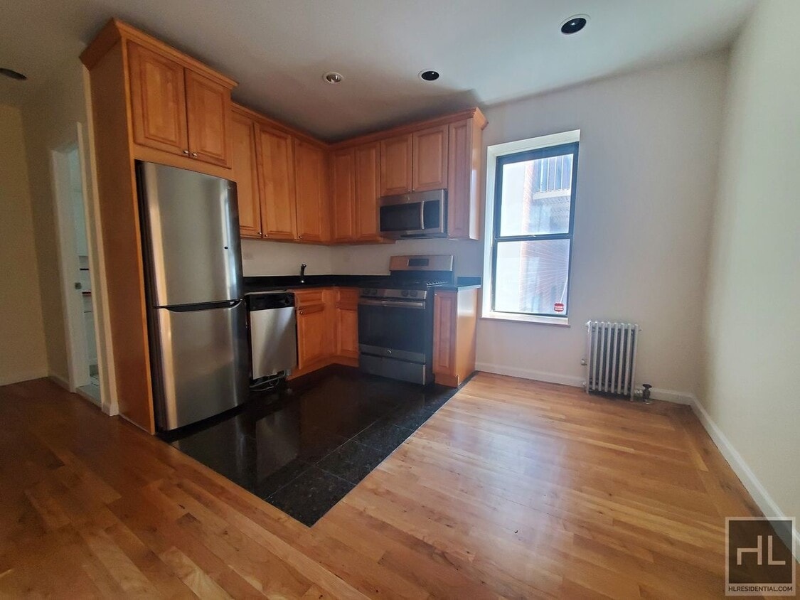 Primary Photo - EAST 80 STREET