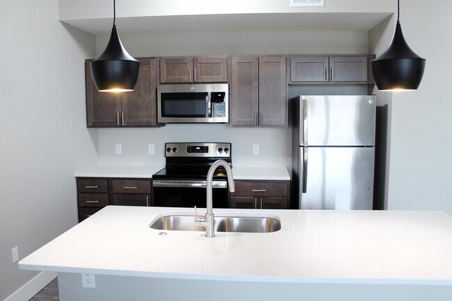 Building Photo - 715 Legacy Dr