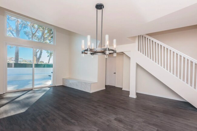 Building Photo - 4587 Essex Ct