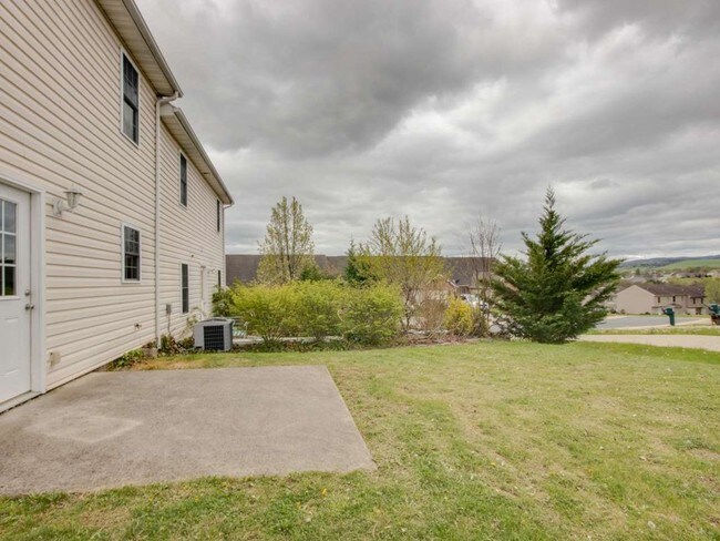 Building Photo - 142 Olivia Dawn Ln