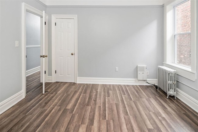 Building Photo - 169 W 48th St