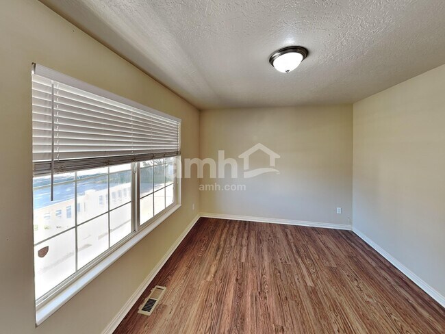 Building Photo - 122 S 1675 W