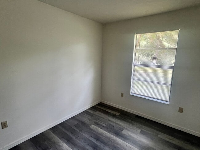 Foto del edificio - 279 Webbwood Ave SW