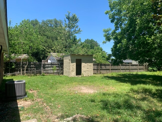 Building Photo - 2267 Sweetleaf St