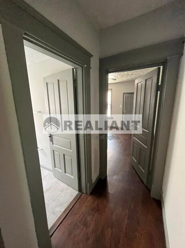 Foto del edificio - 3926 Decoursey Ave