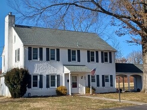 Building Photo - 311 Main St