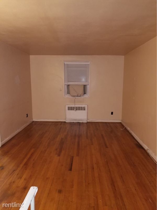 Building Photo - 1 br, 1 bath Cooperative - 131-25 234 Street