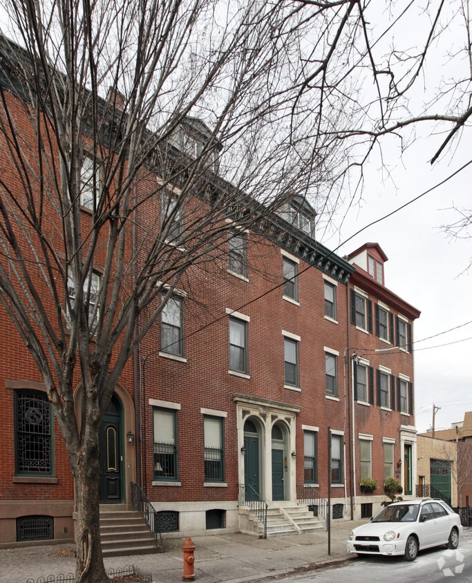 Building Photo - 740-742 S 10th St