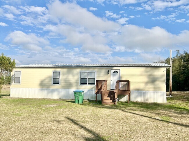 Foto del edificio - 451 Lonnie Raker Ln