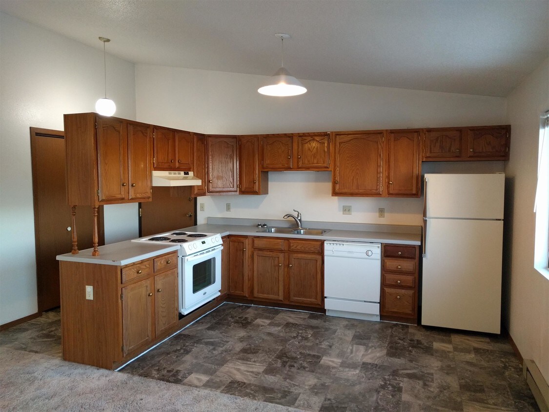 Primary Photo - Birch Court Apartments NEW - 402 - #303