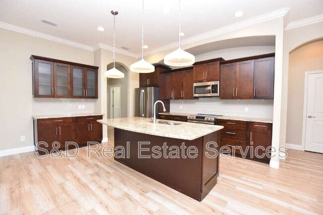 Building Photo - 6986 Highlands Creek Ave