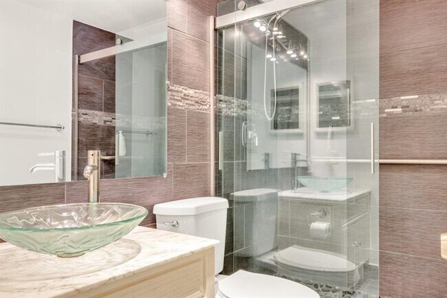 Foto del edificio - 2455 NE 51st St