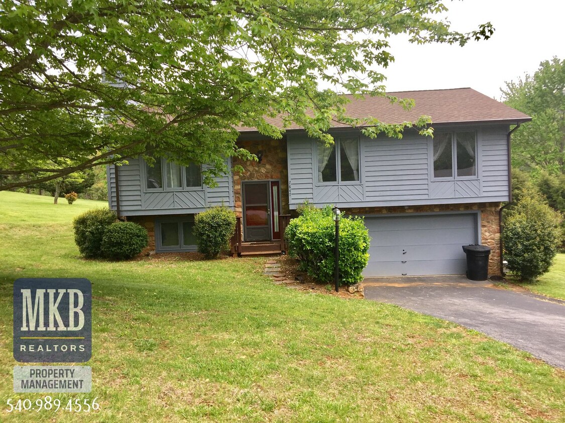 Foto principal - 3 Bedroom/2 Bath Home in SW County with Go...