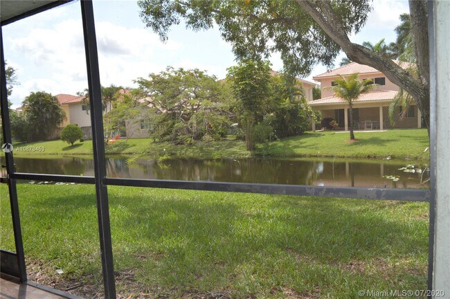 Building Photo - 151 Lakeview Dr