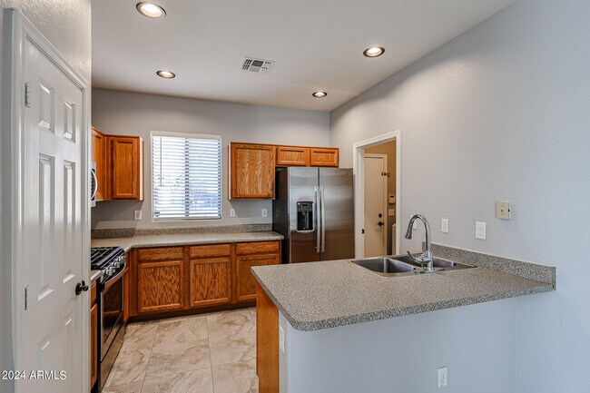 Building Photo - 15301 N 138th Ln