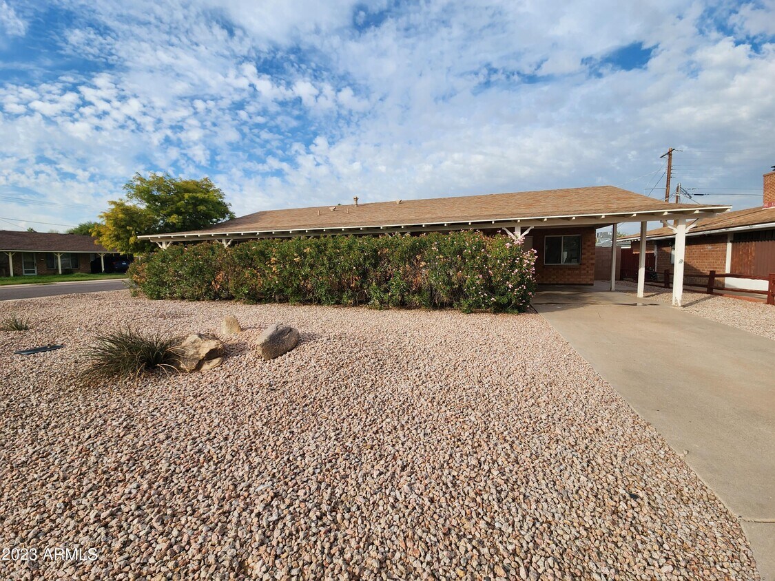 Foto principal - 7240 E Oak St