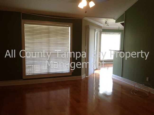 Building Photo - 8615 Mallard Reserve Dr
