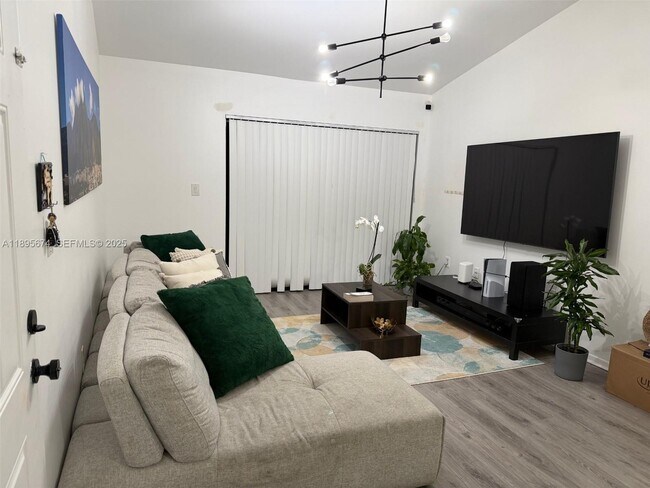 Foto del edificio - 15620 SW 80th St