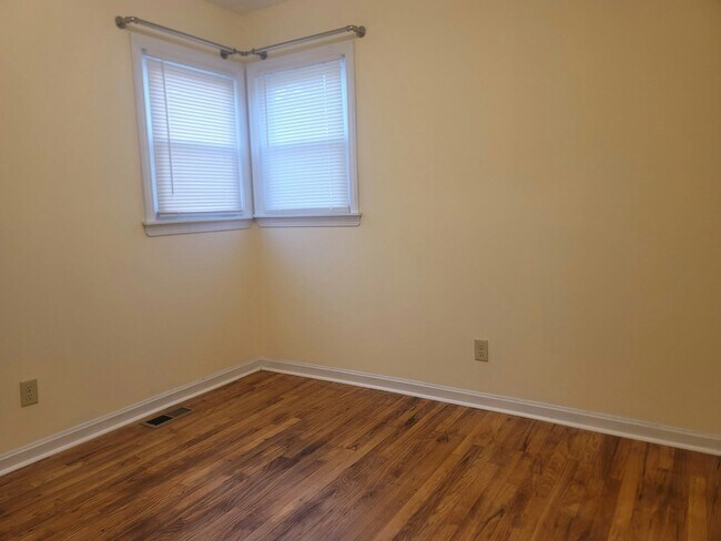 Foto del edificio - 5733 E Skinner St