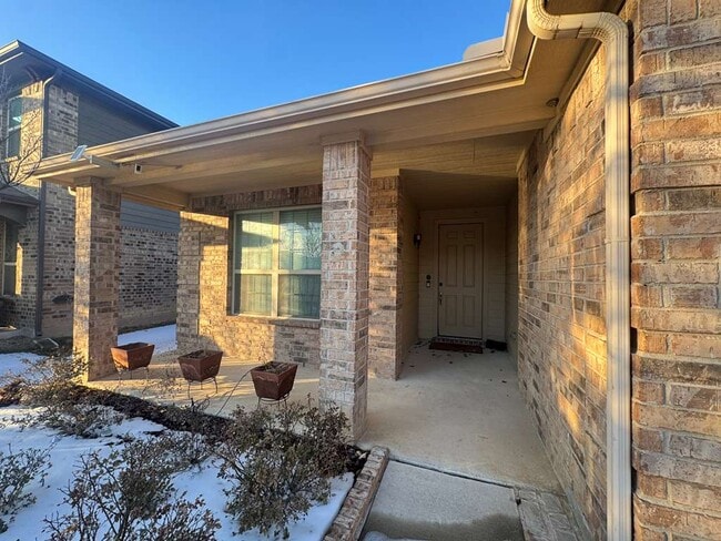 Foto del edificio - 6212 Topsail Dr