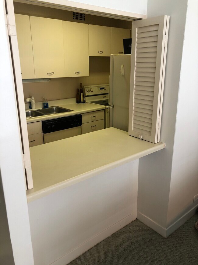 Kitchen - 535 N Michigan Ave
