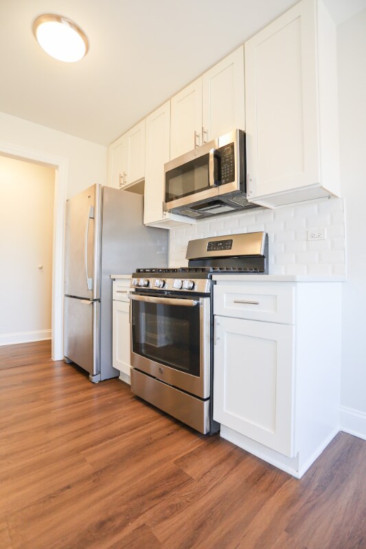 Foto principal - 8651 Foster Ave