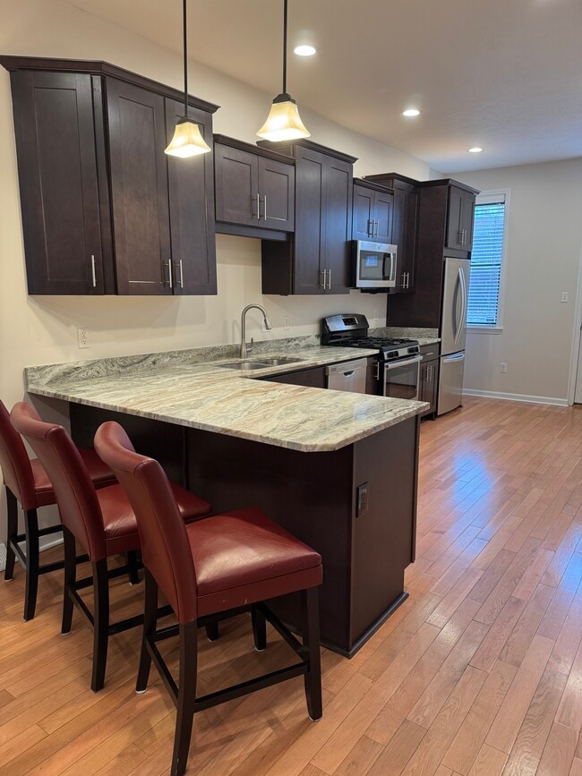 Building Photo - 5827 Pierce St