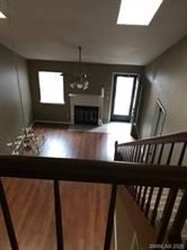 Building Photo - Cute 2 bedroom / 2 bath Condo with WASHER ...