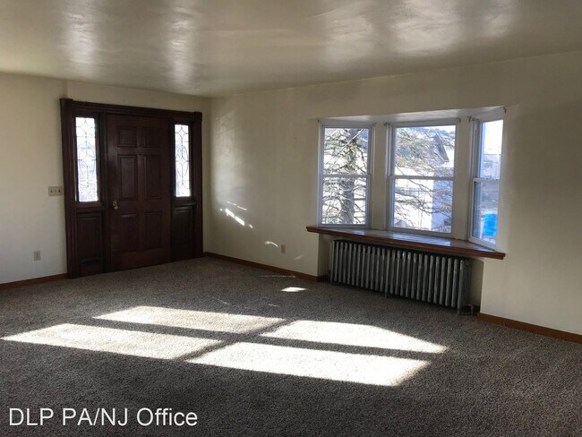 Building Photo - 211-205 1st St