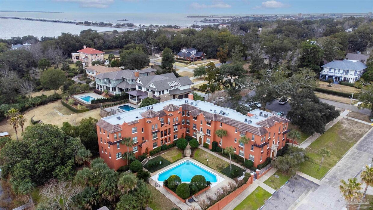 Foto principal - 2007 E Gadsden St