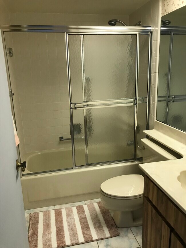 Foto del edificio - 11011 Rollingwood Dr