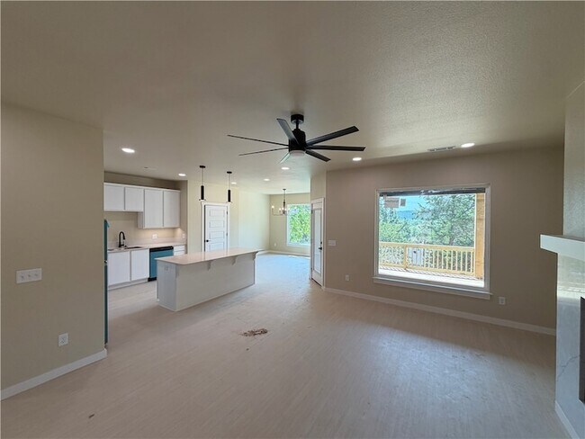 Photo - 1537 E 5th Street Unit Apartment